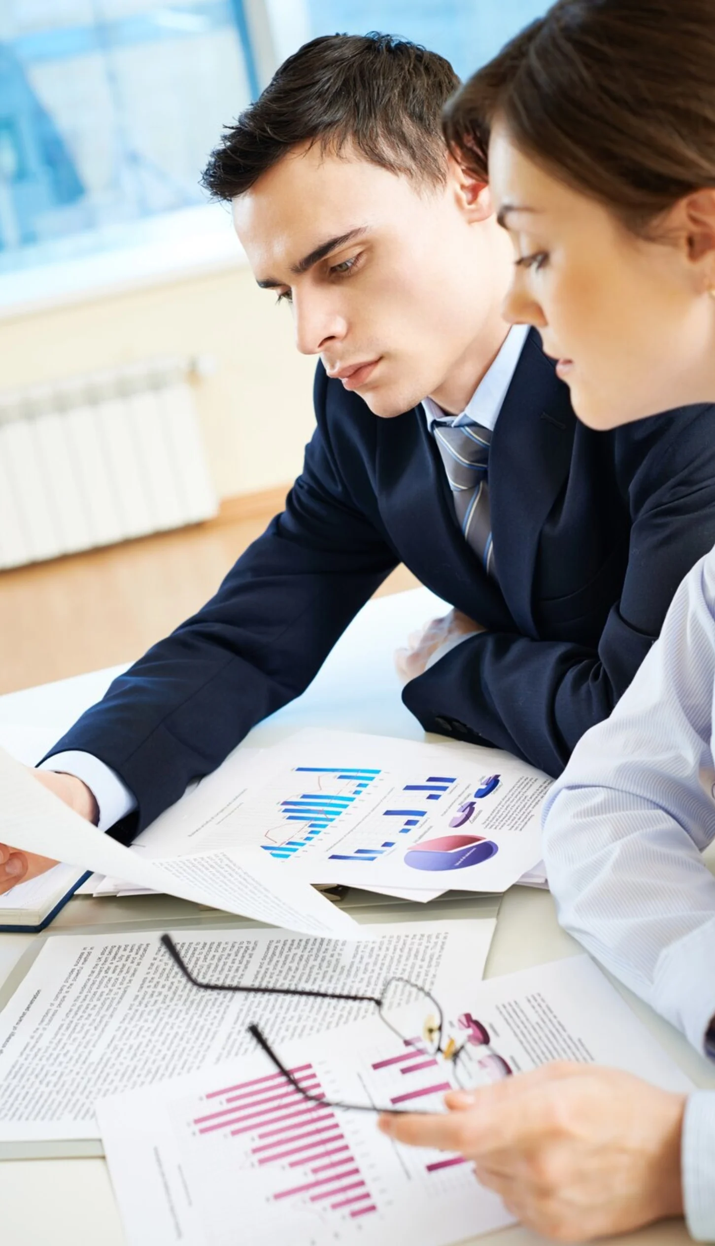 Outsourced Bookkeeping Services UK – Why Businesses Shift Away from In-House