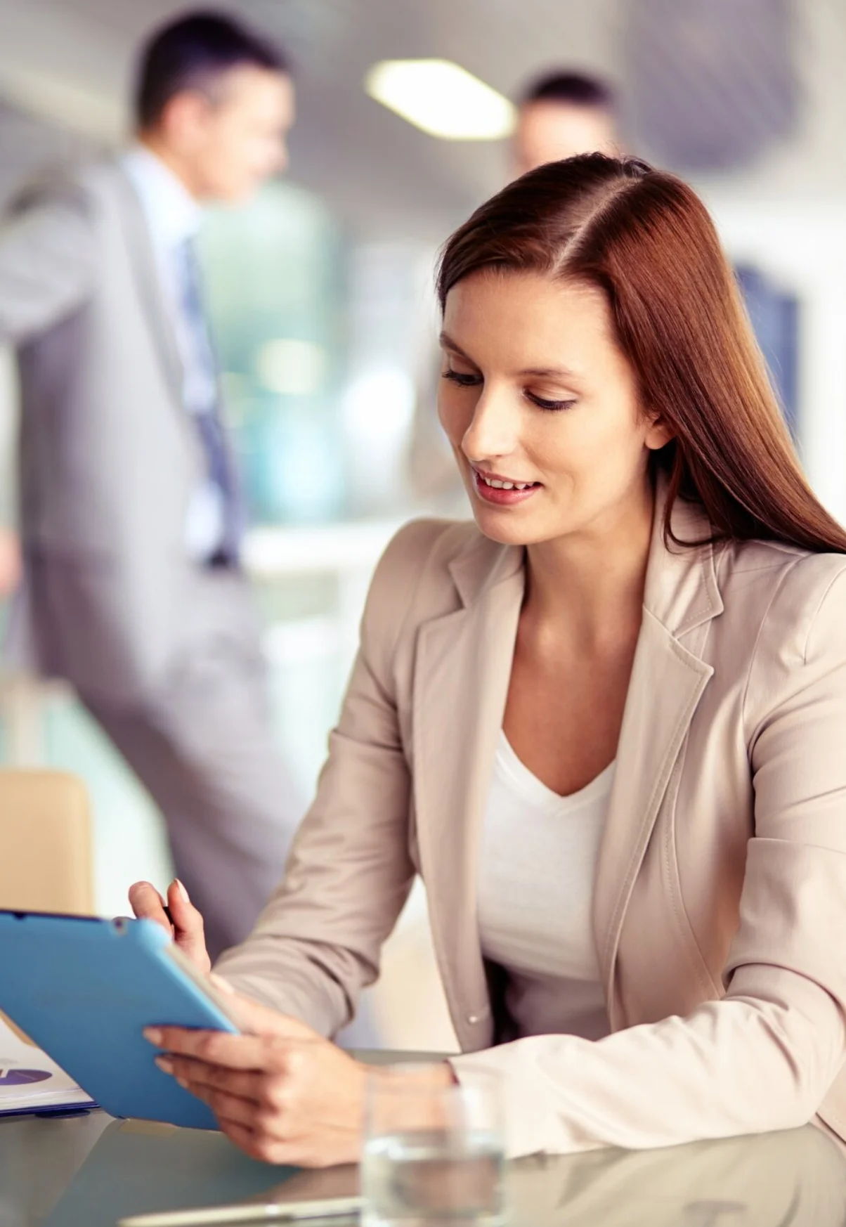 Payroll sits between employees, HMRC, pensions, and accounts